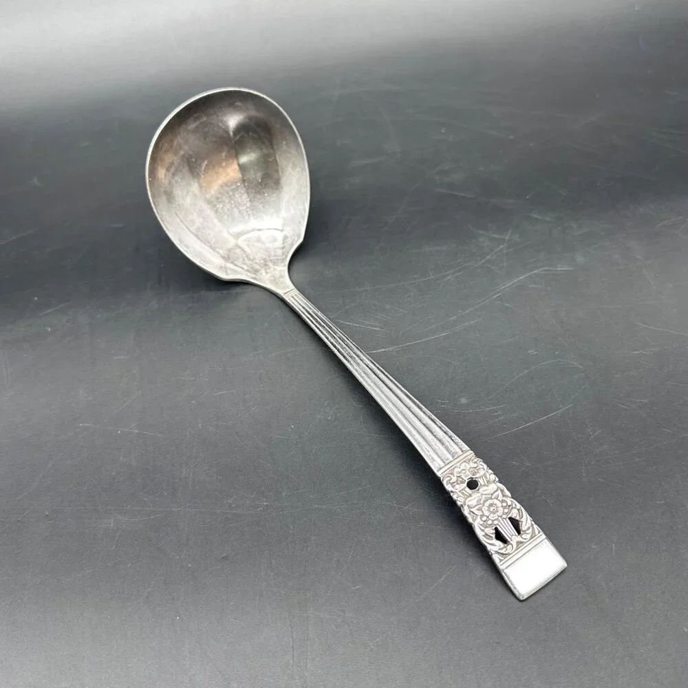 Vintage Gravy Ladle Oneida Community Coronation Silverplate 1936 Floral Handle
